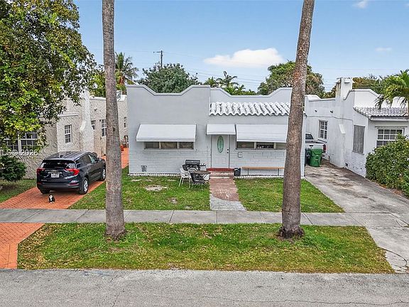 3rd image of 623 NE 4th St