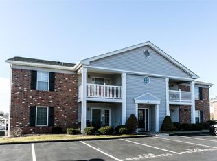 10 Berview Cir APT F, Saint Louis, MO 63129