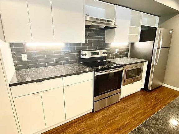 4th image of 4445 Washington St #2B