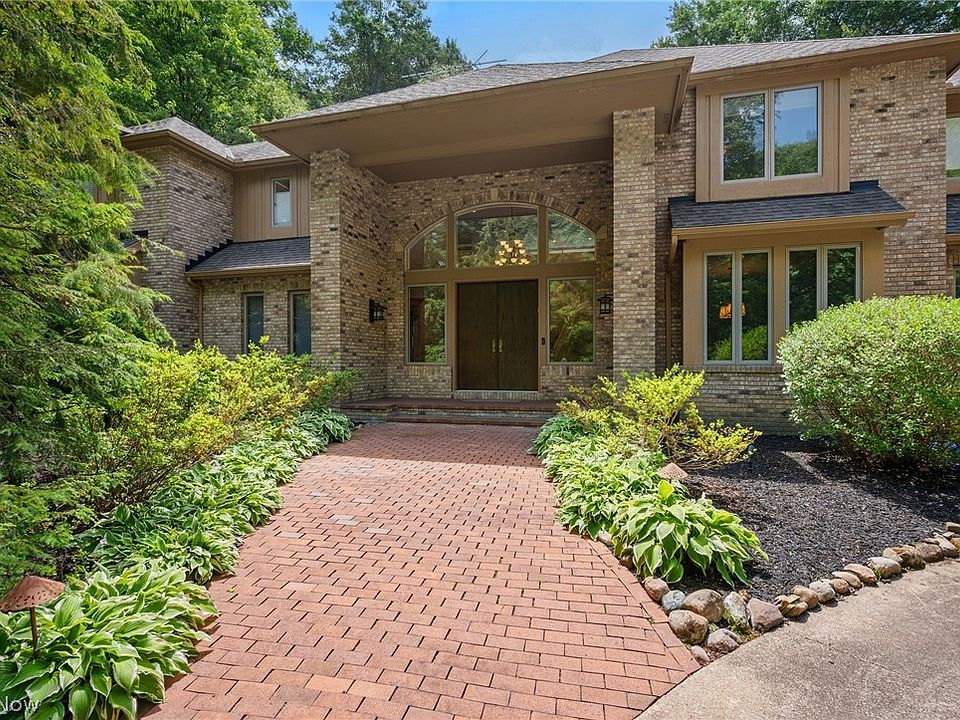 1st image of 80 Easton Ln