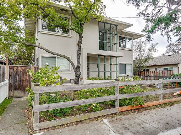 3rd image of 689 Roble Ave APT 1A