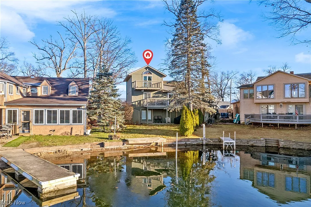 239 Aqua Blvd photo 1