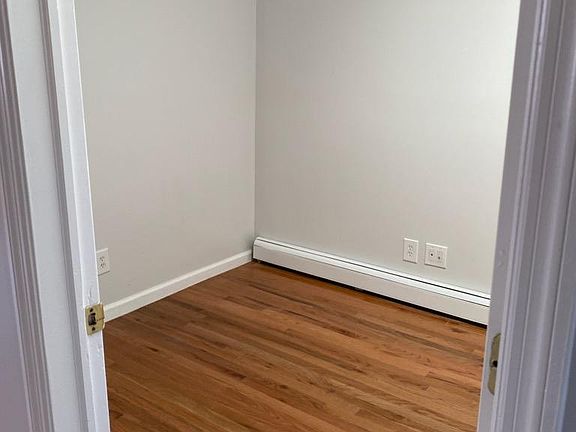 4th image of 1325 Harrod Ave