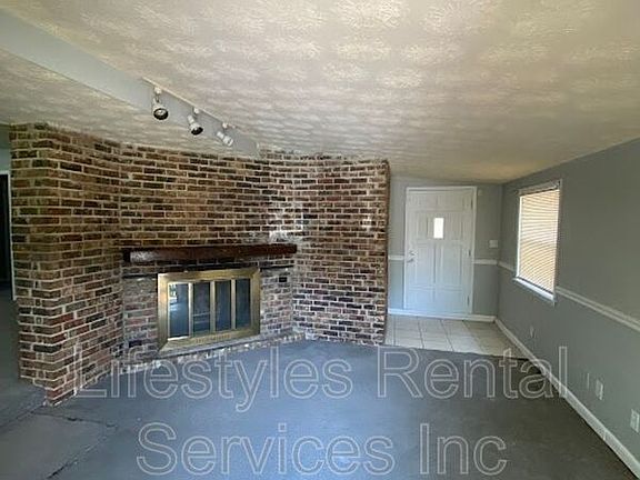 4th image of 6727 Herst Ln
