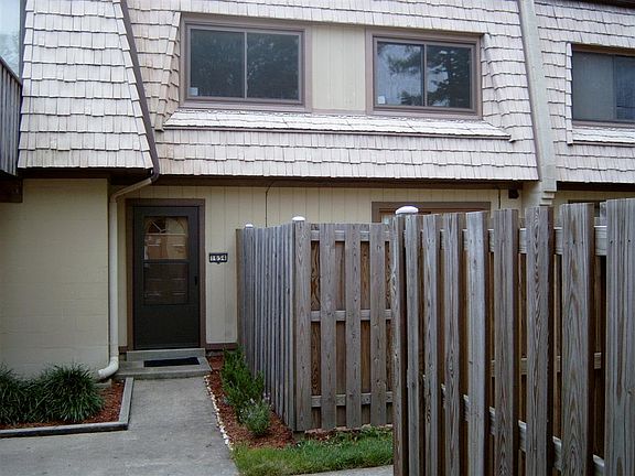 2nd image of 1654 Monterry Pl