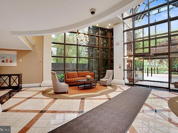 4th image of 10101 Grosvenor Pl APT 610