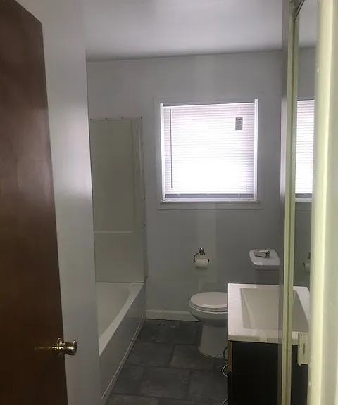 22030 Cushing Ave — Photo 2