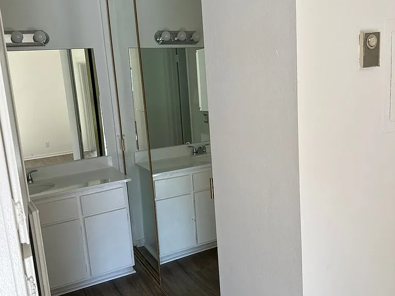400 S. Kingsley Drive — Photo 71