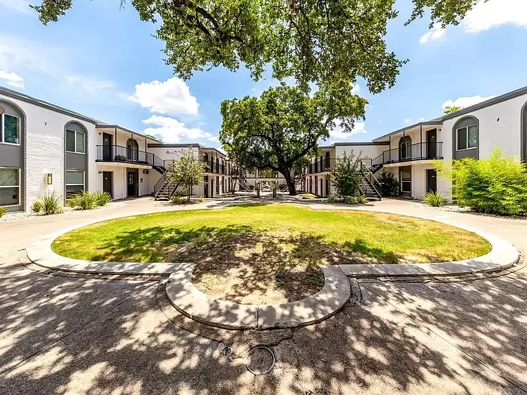 1403 Jackson Keller Rd — Photo 4