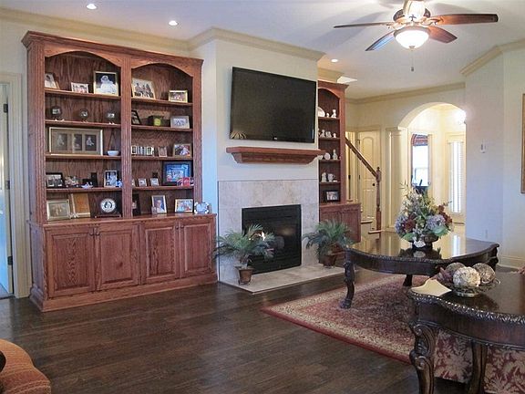 2nd image of 3721 Taylor Dr