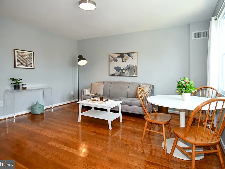 1643 Montello Ave NE #4 — Photo 4