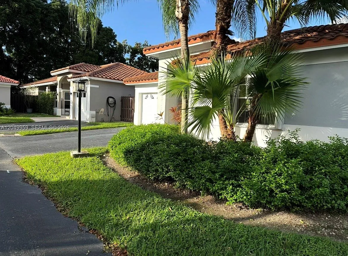 Patio Homes Of Doral Pine — Photo 2