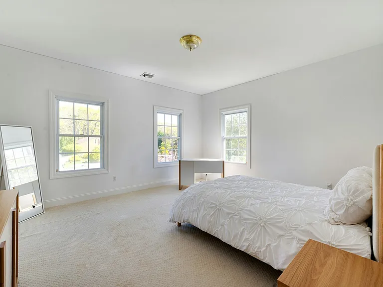 7 The Registry — Photo 22