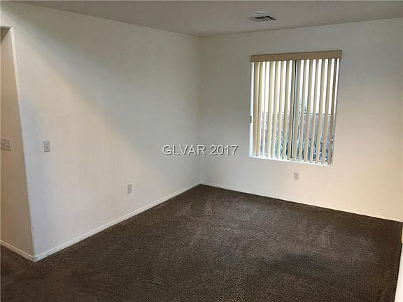 2nd image of 5633 Woods Crossing St