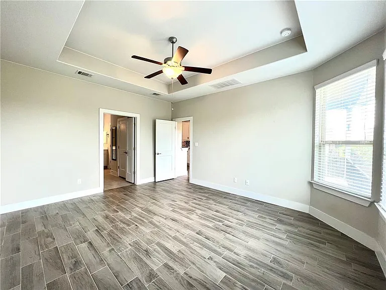 197 Santa Maria St — Photo 16