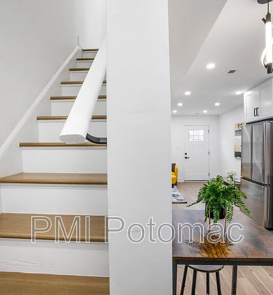 702 19th St NE — Photo 17