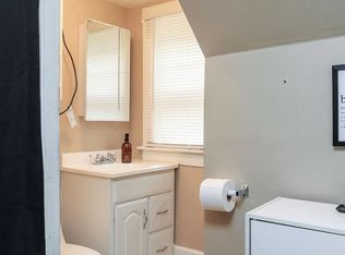 327 Spruce St APT 3, Manchester, NH 03103
