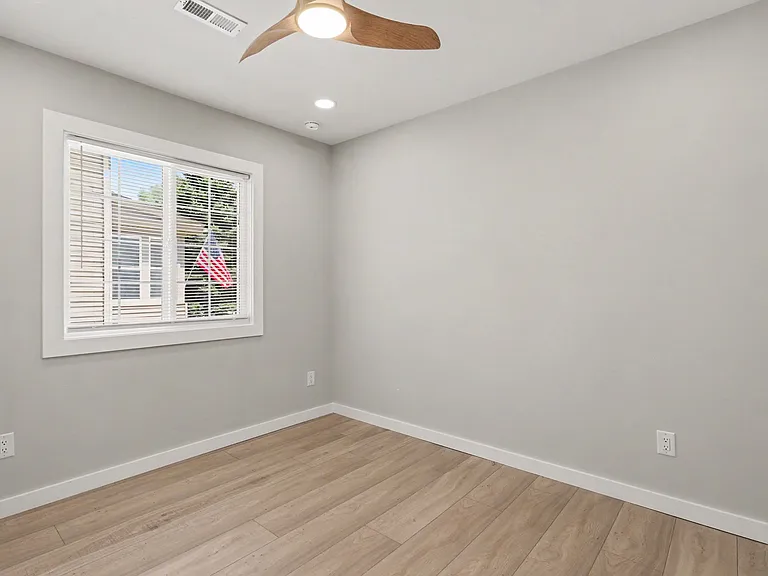 319 Dunham St — Photo 10