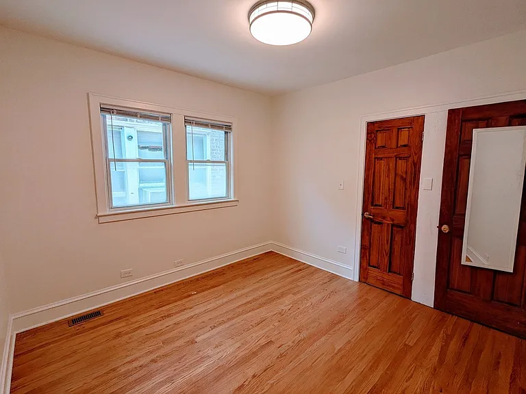 834 N Kolin Ave — Photo 12