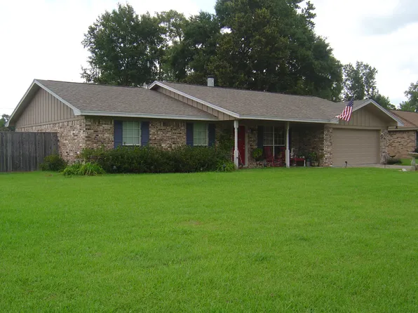 8417 Shakespeare Dr, Orange, TX 77632