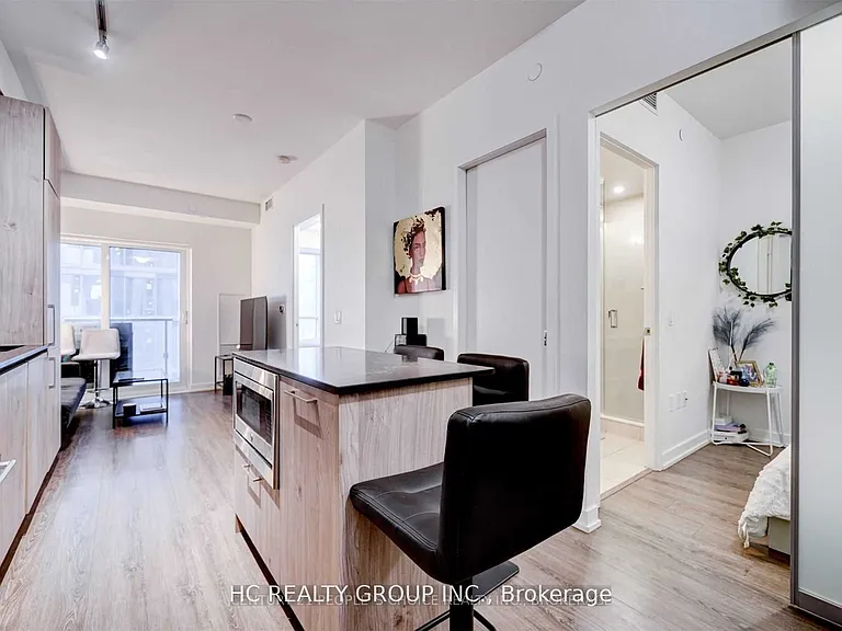 1 Yorkville Ave #2701 — Photo 9