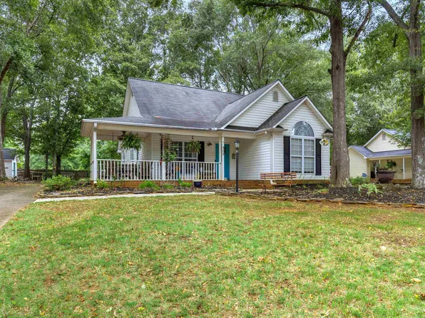 409 Goldbug Dr, Boiling Springs, SC 29316