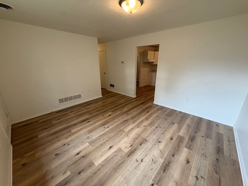 1st image of 1512 N Willis Ave