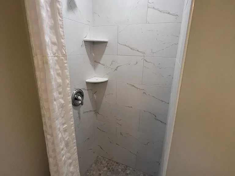 42 Irwin St #1 — Photo 8