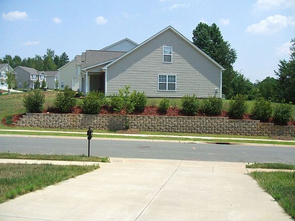 Side view/retaining wall