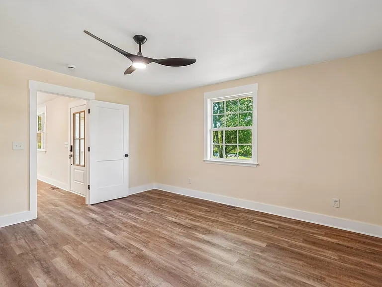1425 Shelton Ave — Photo 7