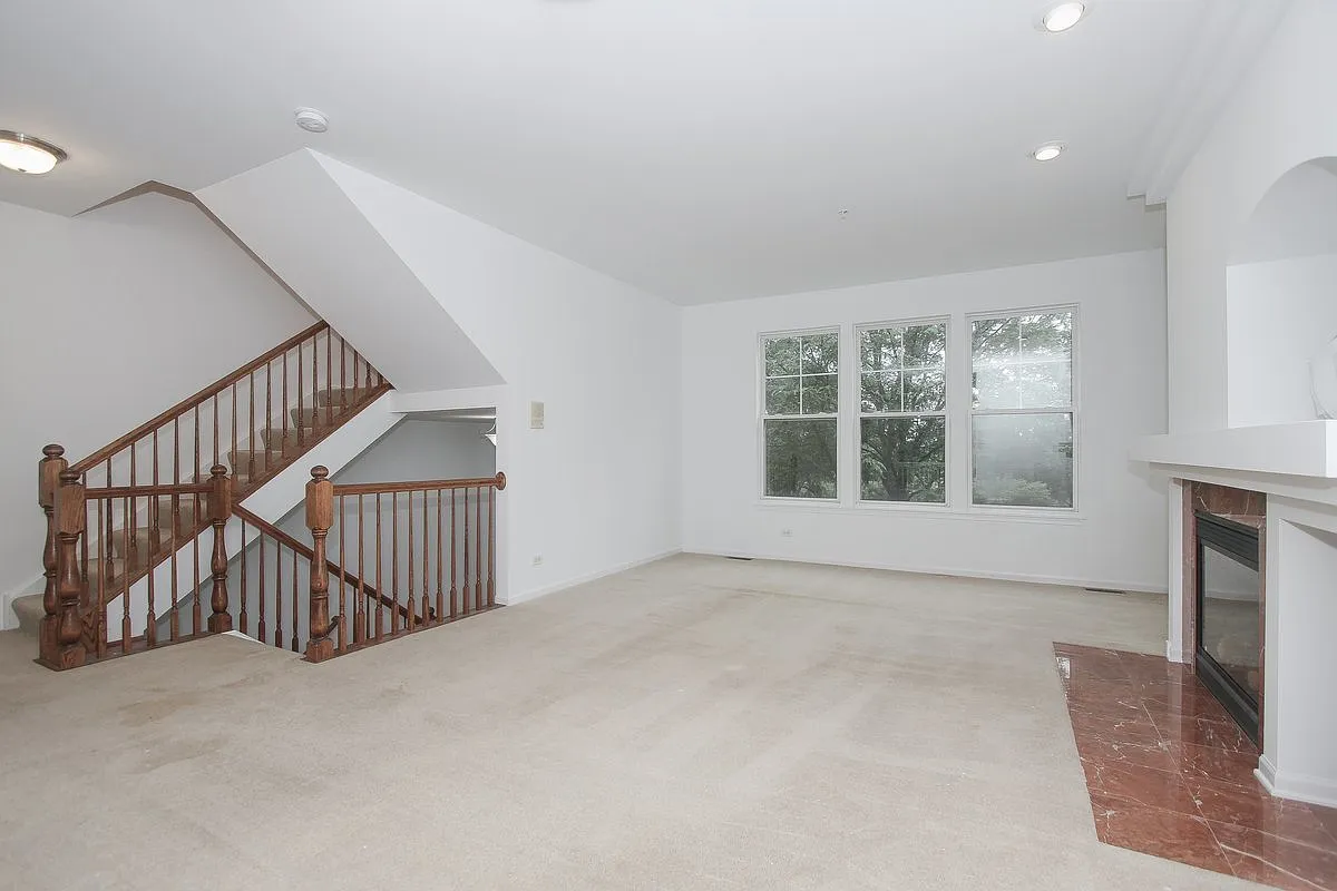 2 bed, 2173 sqft, $2,700 — Photo 3