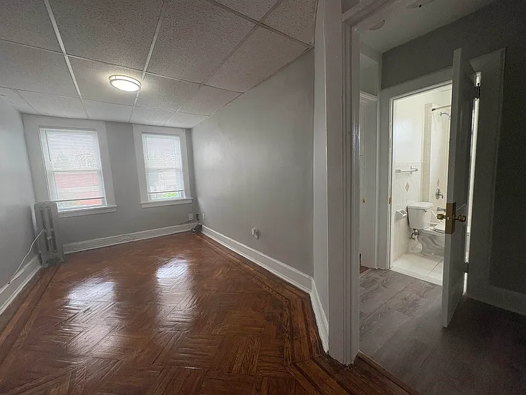 760 Forest St #4 — Photo 2