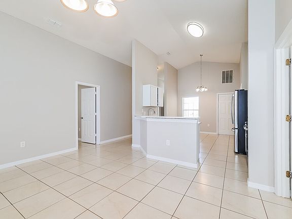 5th image of 431 Peppermill Cir