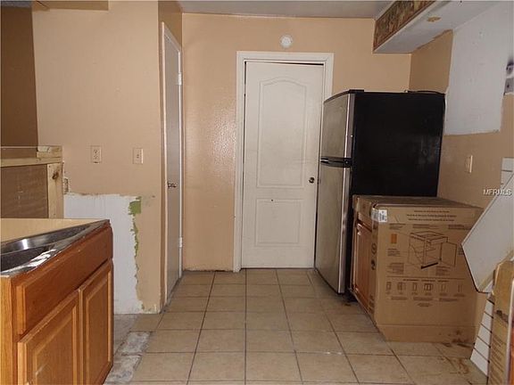 3rd image of 1347 Fairway Dr