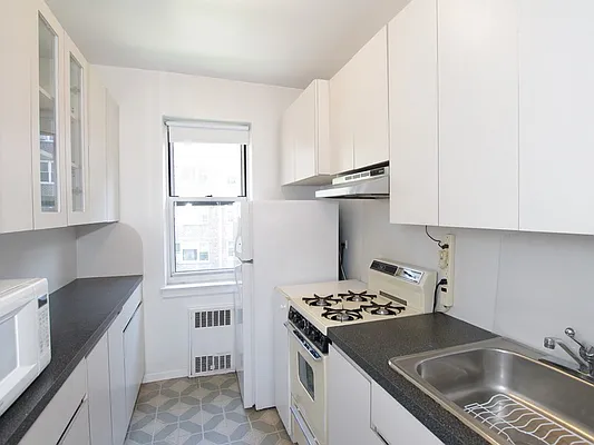 Sold by Sotheby's International Realty | media 10