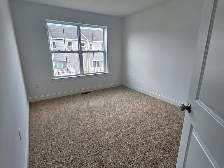 4 Turf Ct — Photo 12