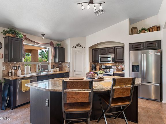 2nd image of 709 E SADDLE WAY Way