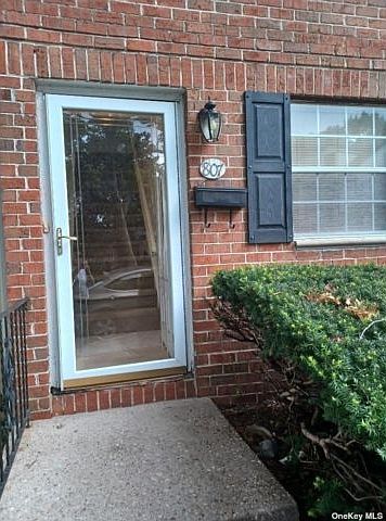 1st image of 807 Towne House Vlg