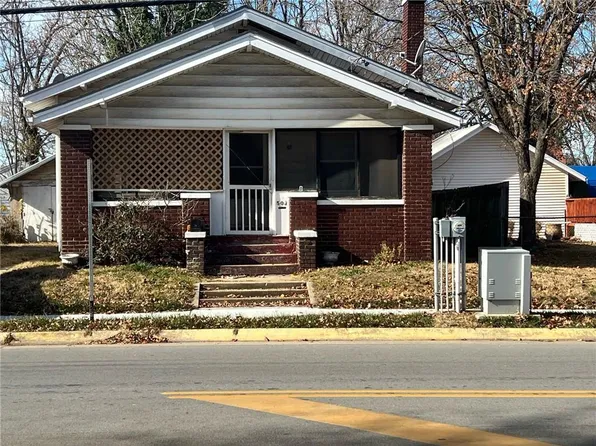 503 N Ash St, Nevada, MO 64772