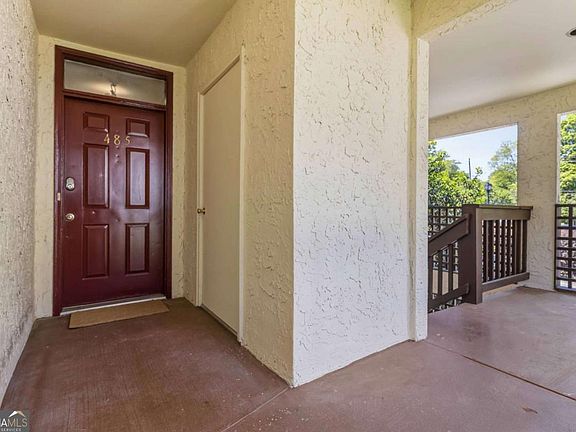 5th image of 485 Sherman Way