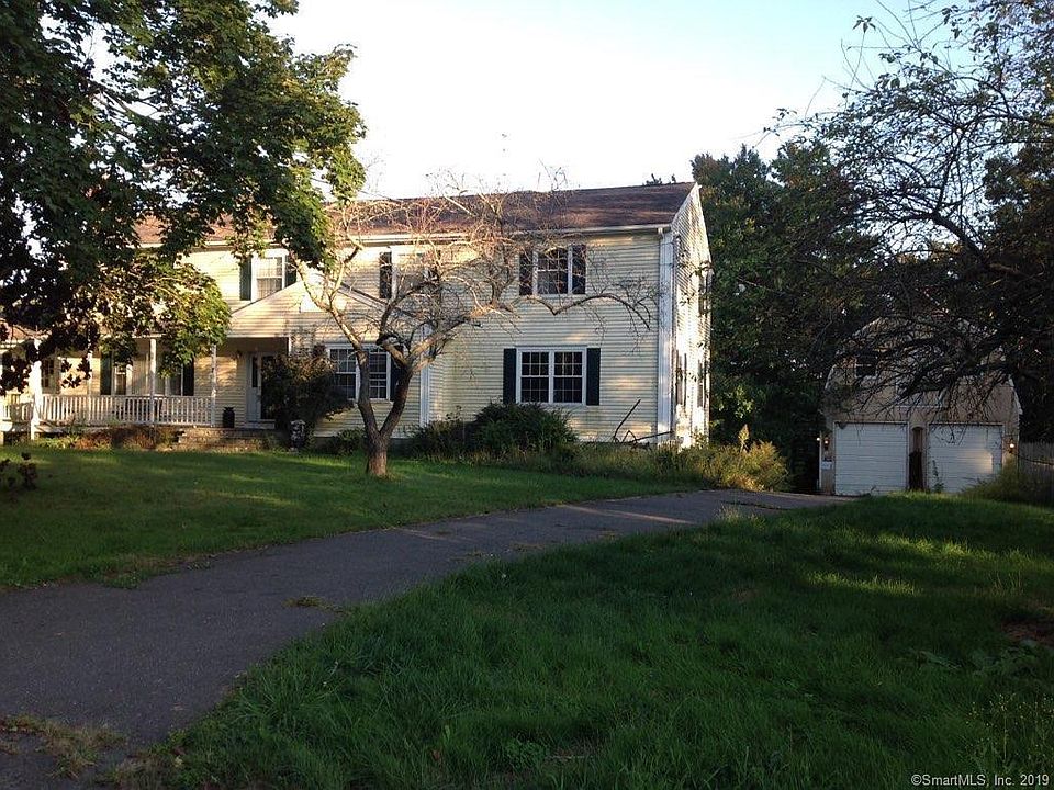 2nd image of 7 Hickory Ln
