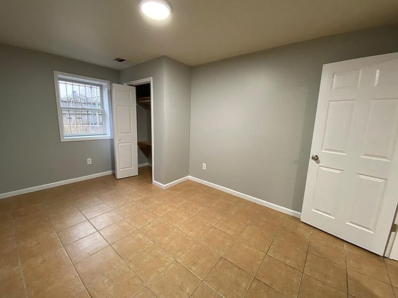 4th image of 228 Linden Ave #1B