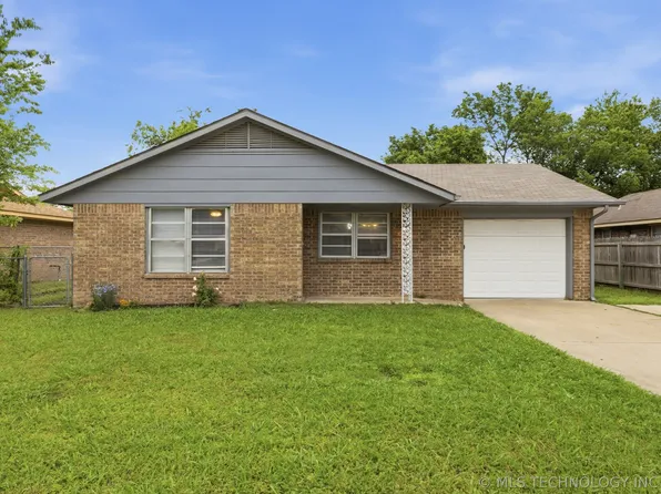 525 Chief Stan Waite Ln, Catoosa, OK 74015