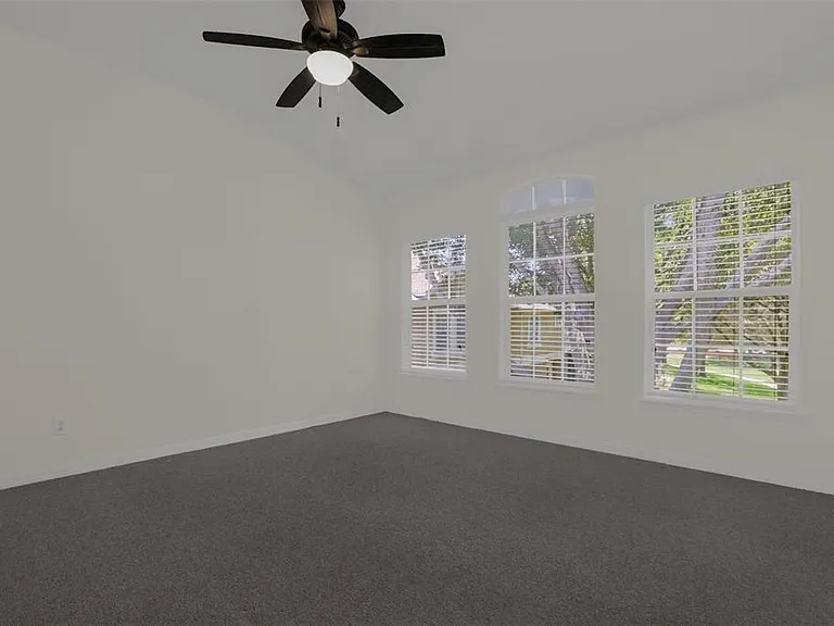 740 Ashworth Overlook Dr #B — Photo 23