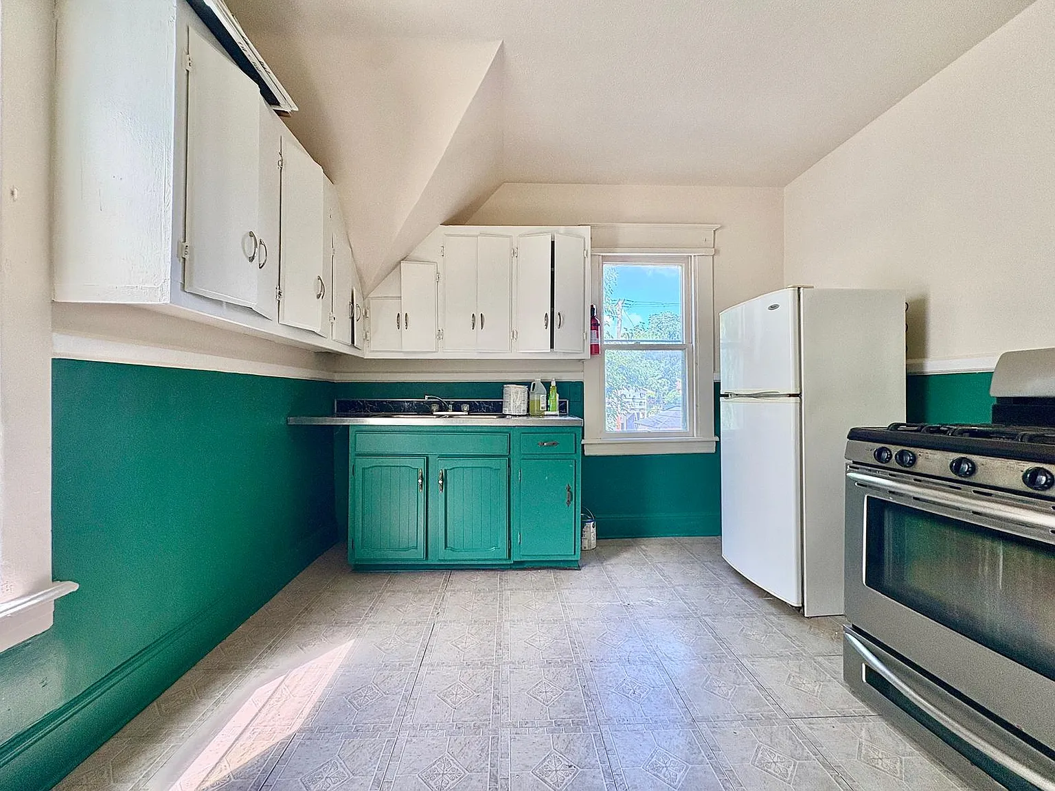 2 bed, $1,000 — Photo 4