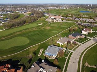 1069 Winged Foot Dr, Oregon, WI 53575