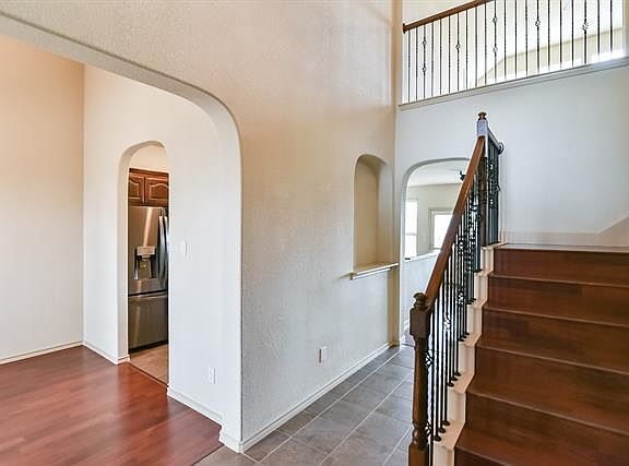 4th image of 1264 Woodbine Cliff Dr