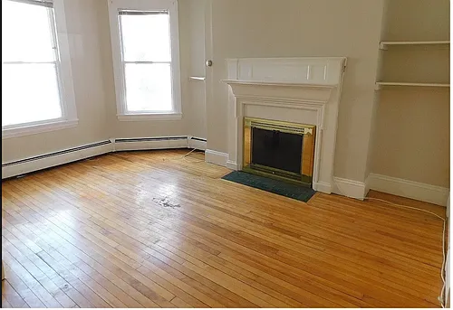 6 Arlington St Photo 1