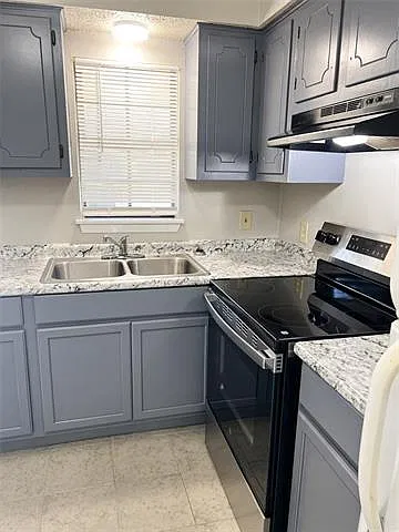 2 bed, 1.0 bath, 902 sqft, $1,100 — Photo 3