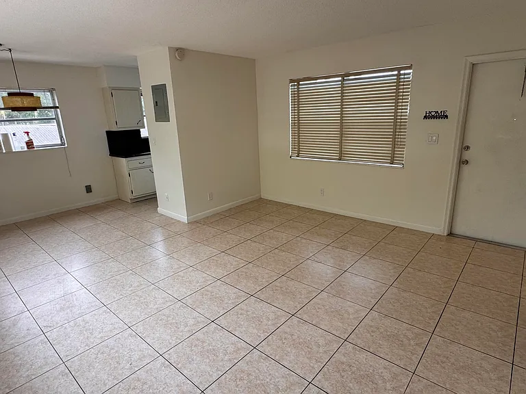 1940 Madison St #10 — Photo 5